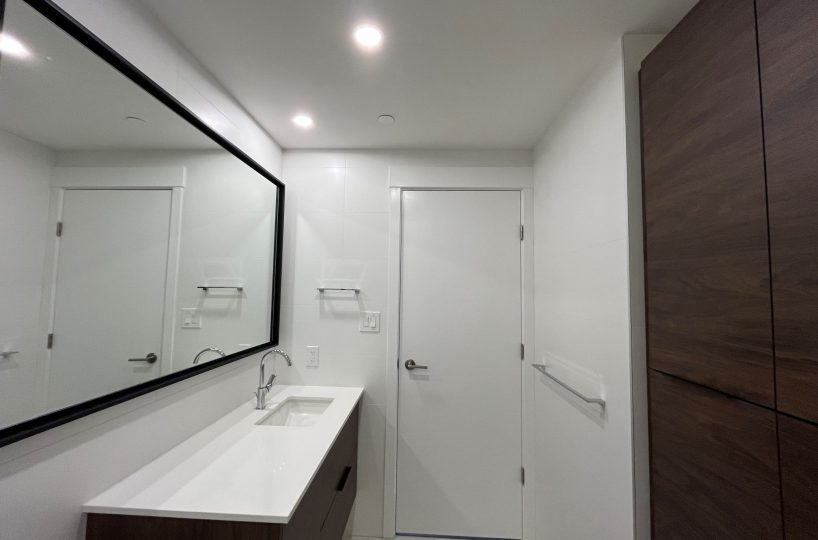 #2402 – 4711 Hazel Street, Burnaby, BC V5H 0J9