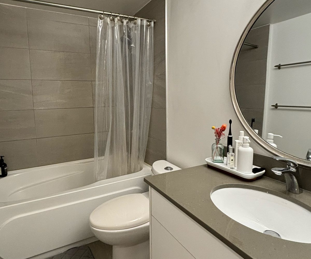 901-2012 Fullerton Ave., North Vancouver, BC V7P 3E3