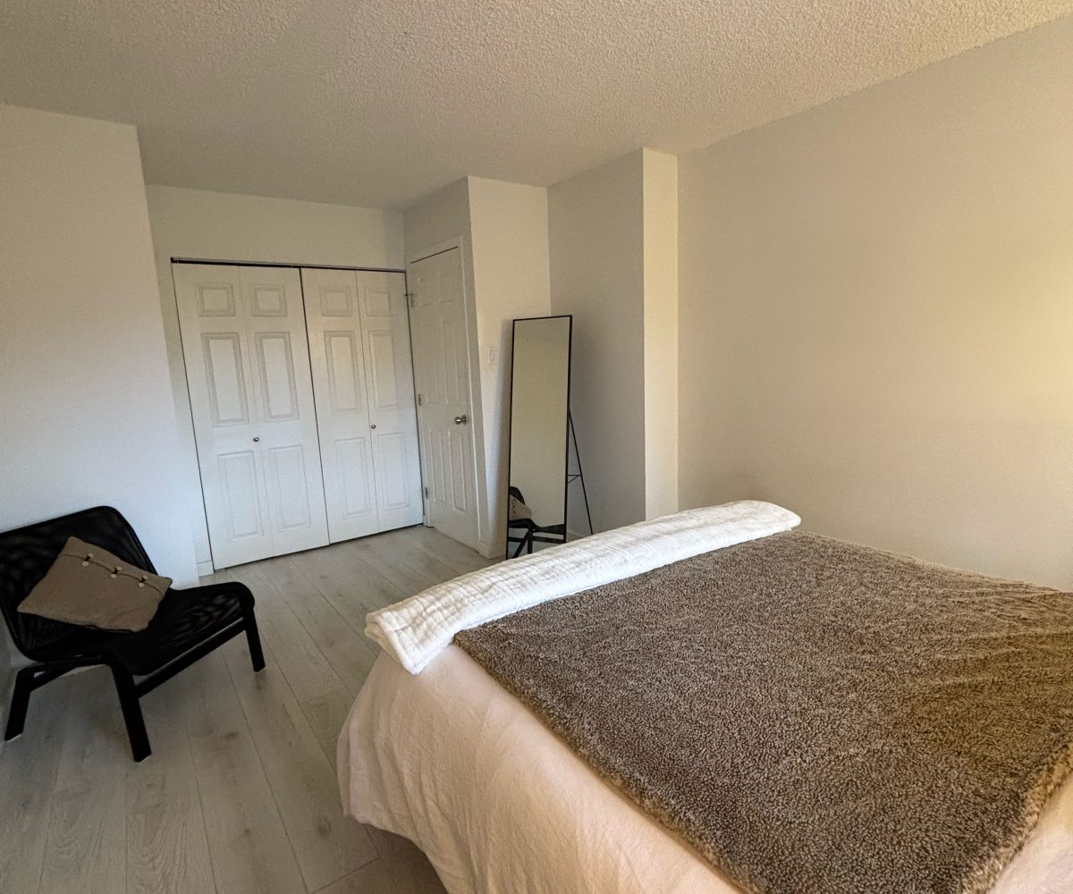 901-2012 Fullerton Ave., North Vancouver, BC V7P 3E3