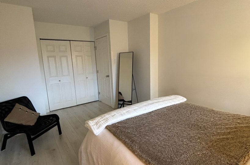 901-2012 Fullerton Ave., North Vancouver, BC V7P 3E3