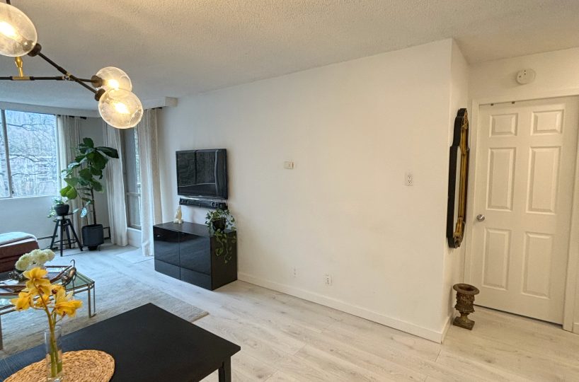 901-2012 Fullerton Ave., North Vancouver, BC V7P 3E3