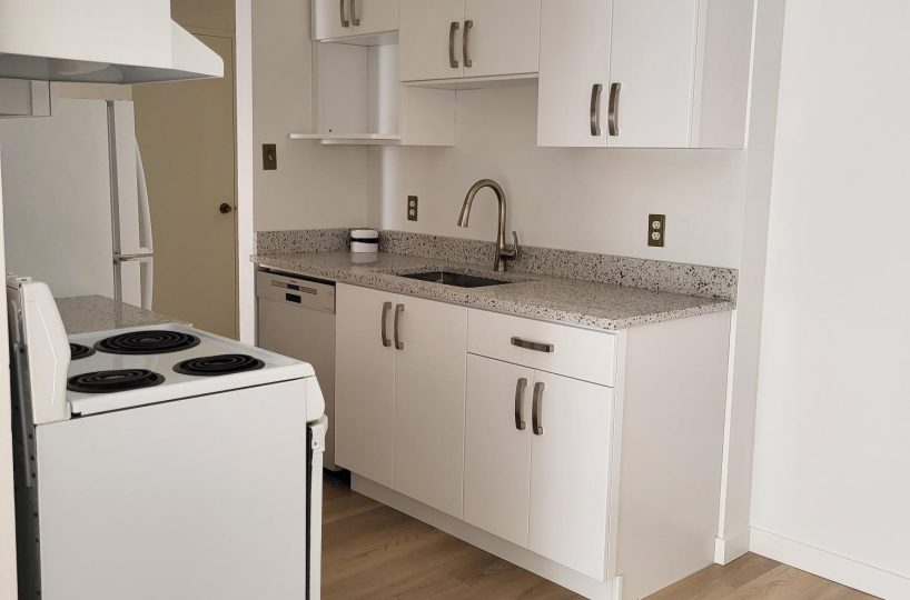 712 - 2016 Fullerton Ave., North Vancouver, BC