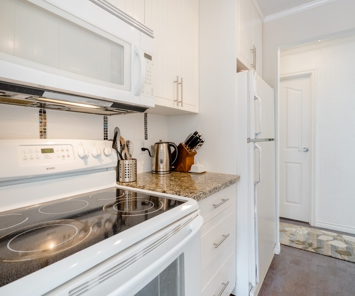 303-2004 Fullerton Ave., North Vancouver, BC