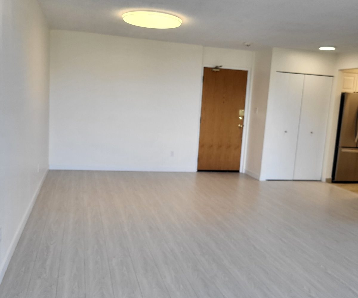 1103-3920 E. Hastings St., Burnaby