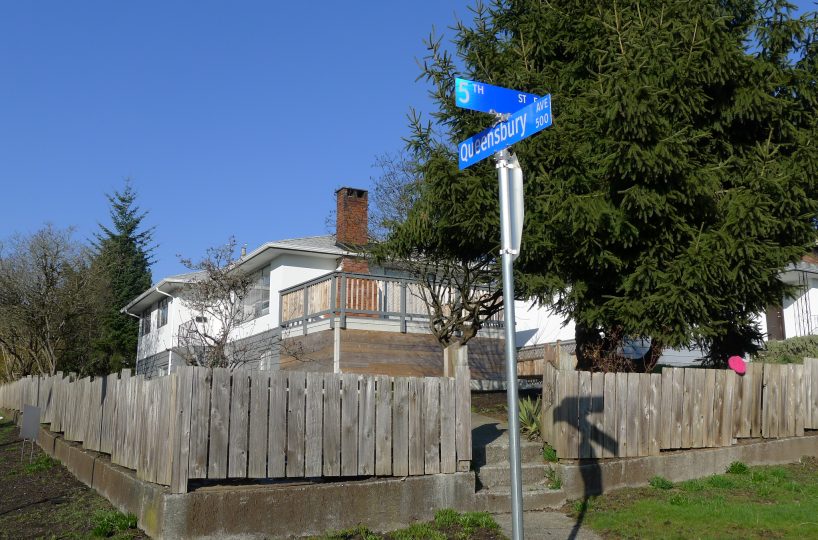 702 5th Street E, North Vancouver BC V7L 1M9