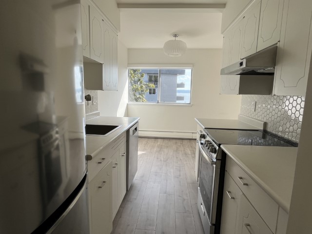 #904–1930 Marine Drive, West Vancouver BC V7V 1J8