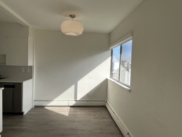 #904–1930 Marine Drive, West Vancouver BC V7V 1J8