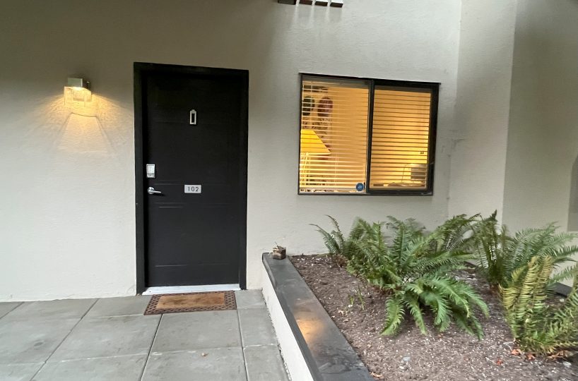 #102-2408 Haywood Avenue, West Vancouver BC V7V 1V1