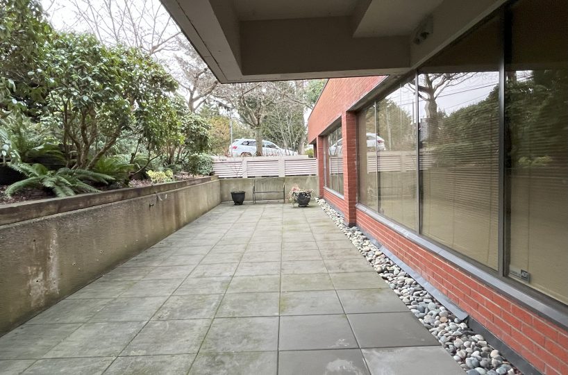 #102-2408 Haywood Avenue, West Vancouver BC V7V 1V1