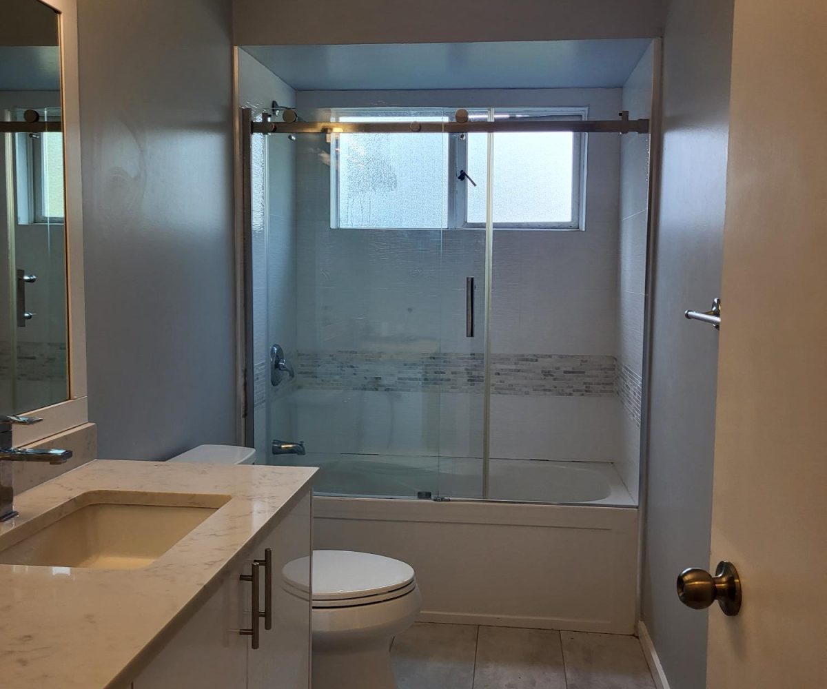 Upper level of 389 E. Braemar, North Vancouver, BC