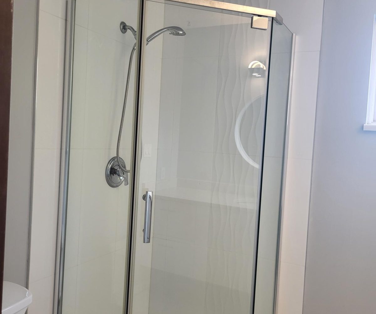 Upper level of 389 E. Braemar, North Vancouver, BC