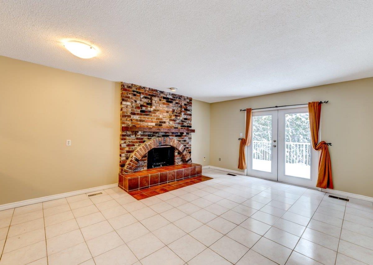 Upper level of 389 E. Braemar, North Vancouver, BC