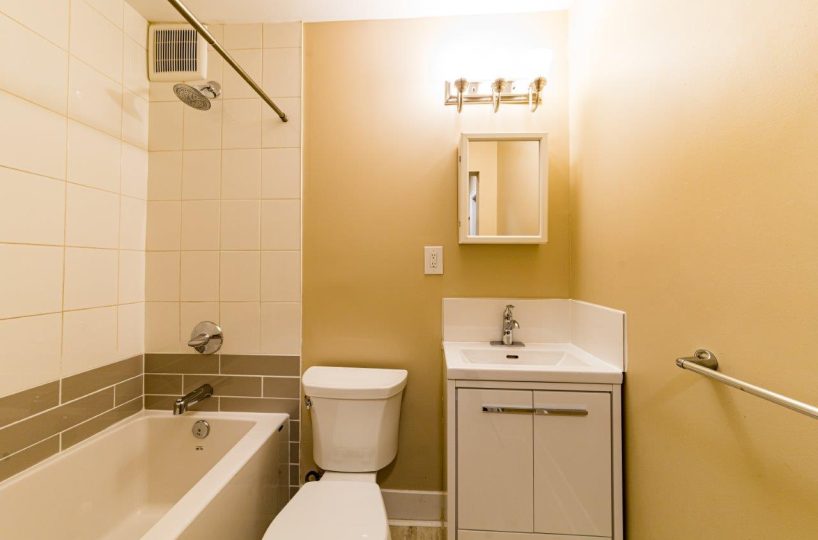 #10 - 1390 West 14th Ave, Vancouver BC V6H 1R1