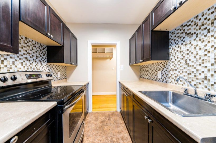 #10 - 1390 West 14th Ave, Vancouver BC V6H 1R1