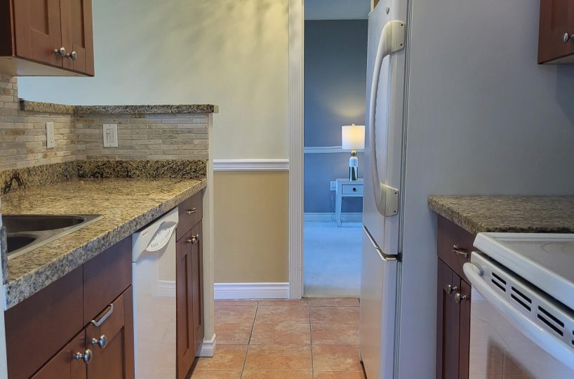 1404-2008 FULLERTON AVE, NORTH VANCOUVER, BC