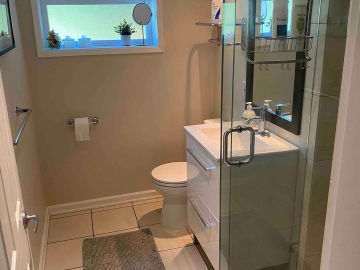 1570 Merlynn Crescent, North Vancouver, BC V7J 2X9