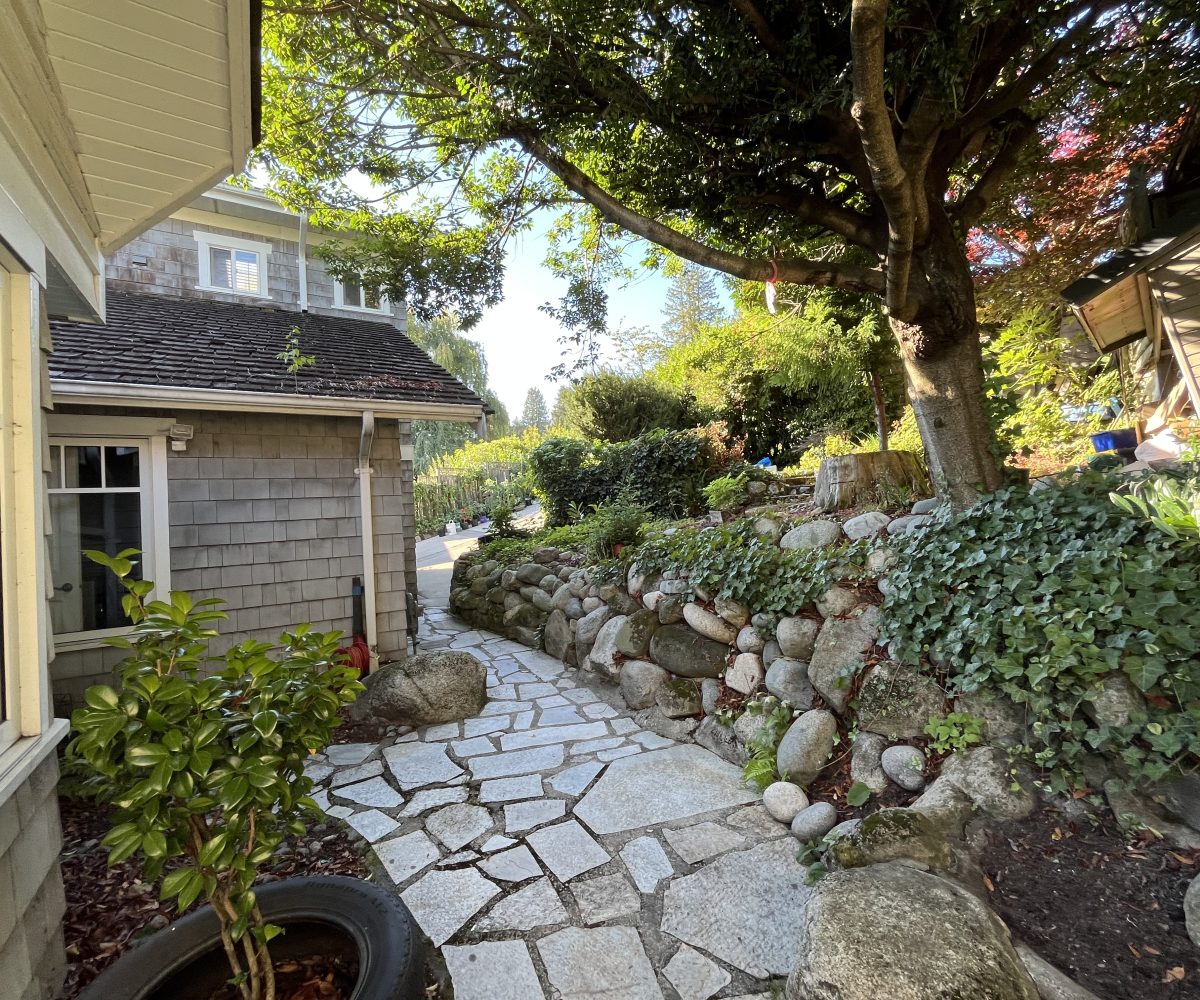2631 Marine Drive, West Vancouver BC