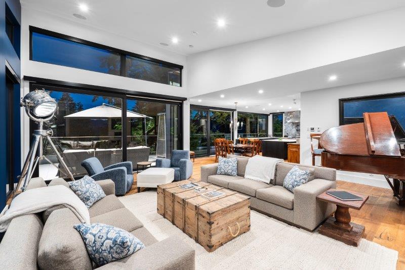 6224 St Georges Place West Vancouver 14