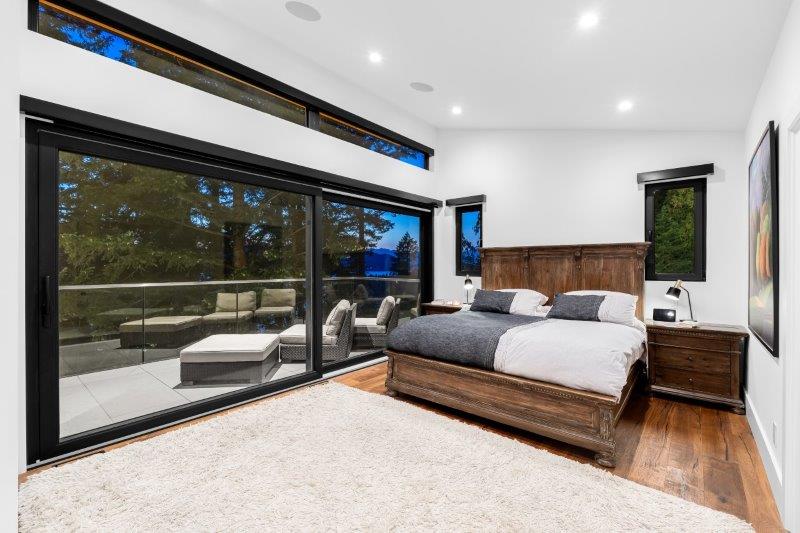 6224 St Georges Place West Vancouver 31