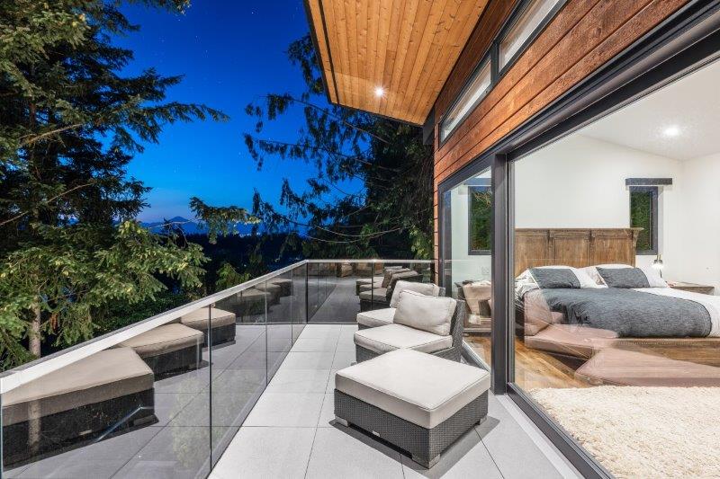 6224 St Georges Place West Vancouver 37