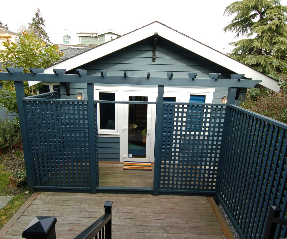 02 Coachhouse front