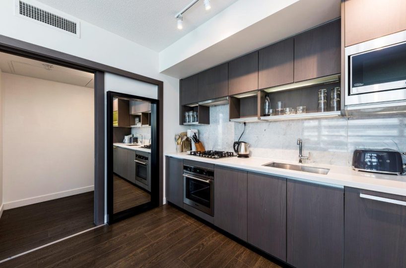 818 68smithe 15