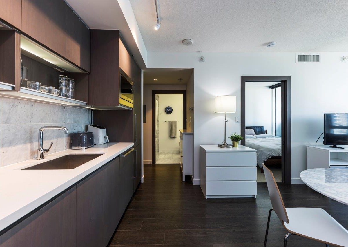 818 68smithe 17