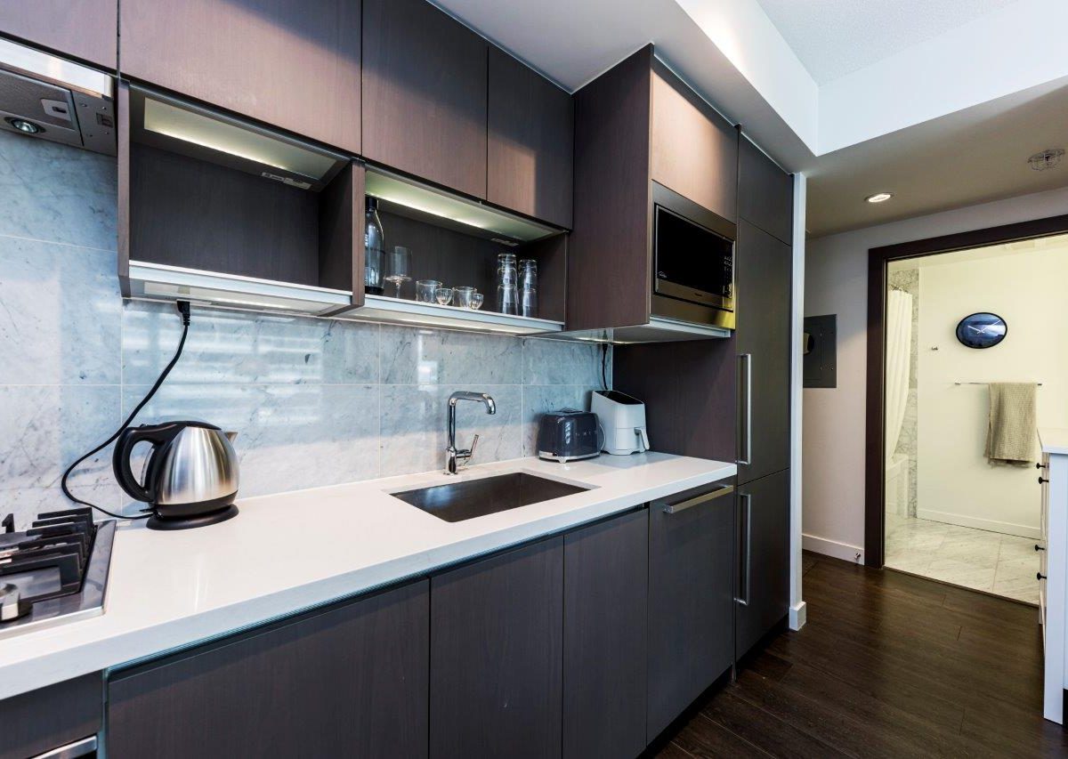 818 68smithe 18
