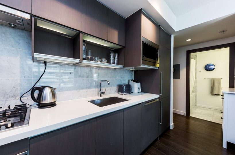 818 68smithe 18