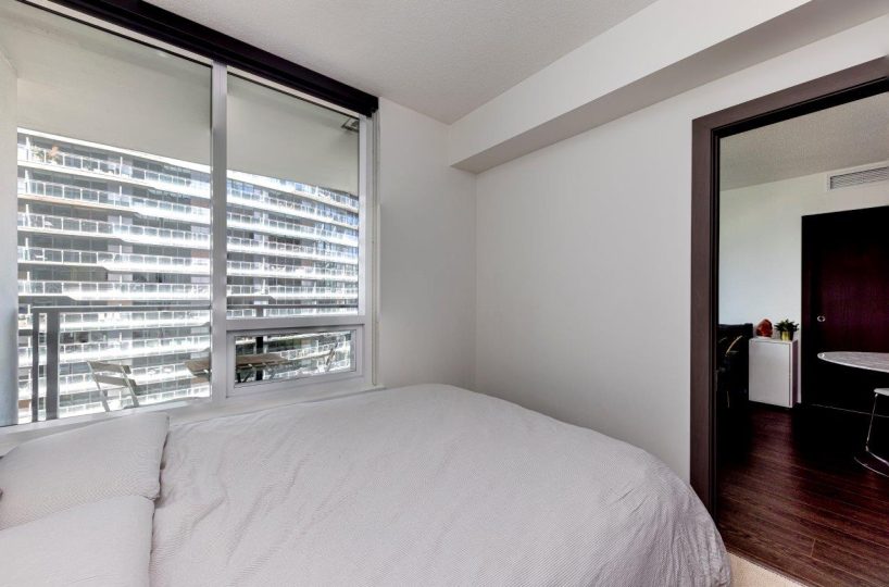 818 68smithe 21