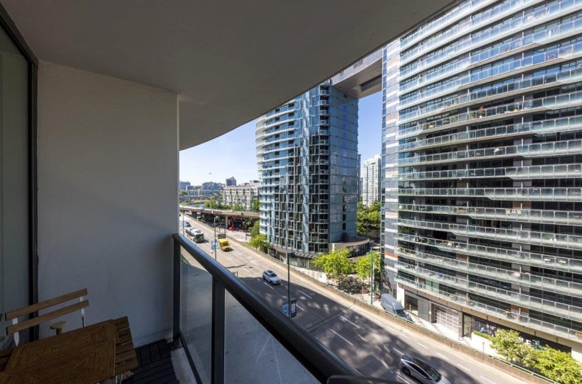 818 68smithe 22
