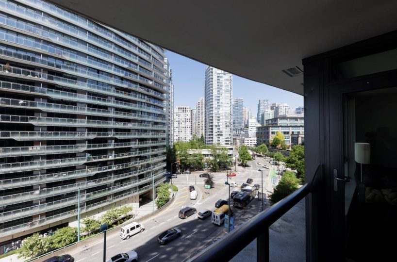 818 68smithe 23