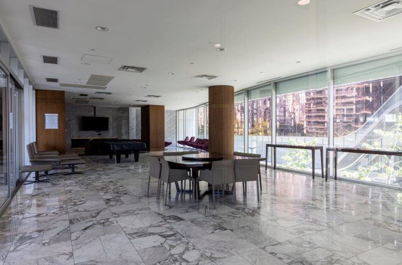 818 68smithe 25