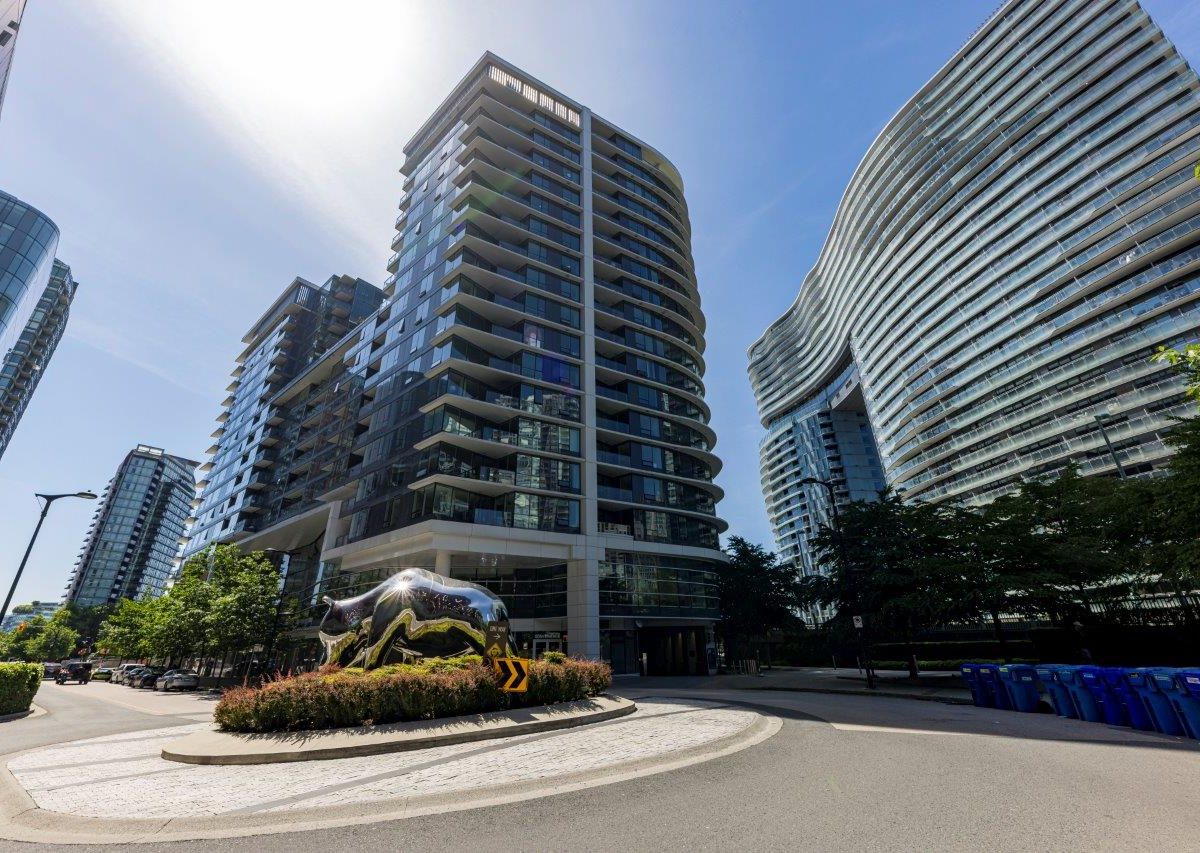 818 68smithe 29