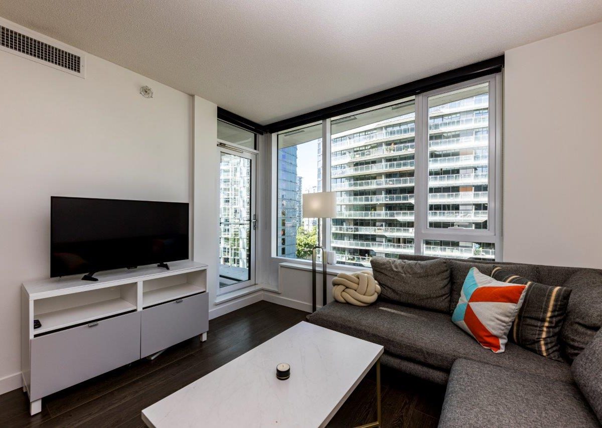 818 68smithe 9