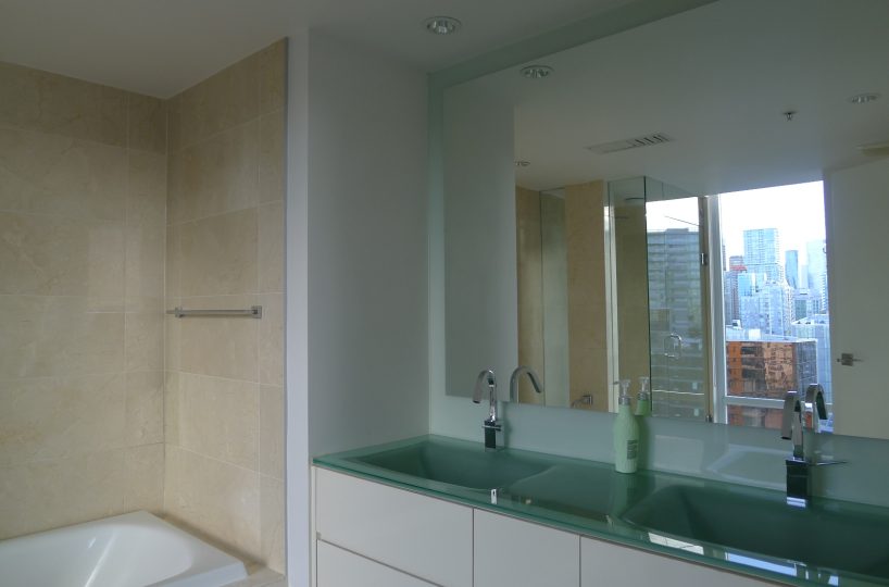 P1620063